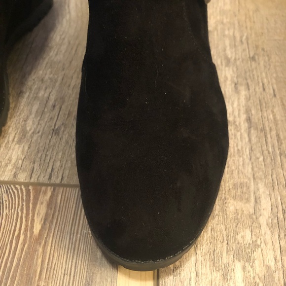 EUC!  Women’s Suede Wedge w/ functional zipper. - Picture 6 of 15